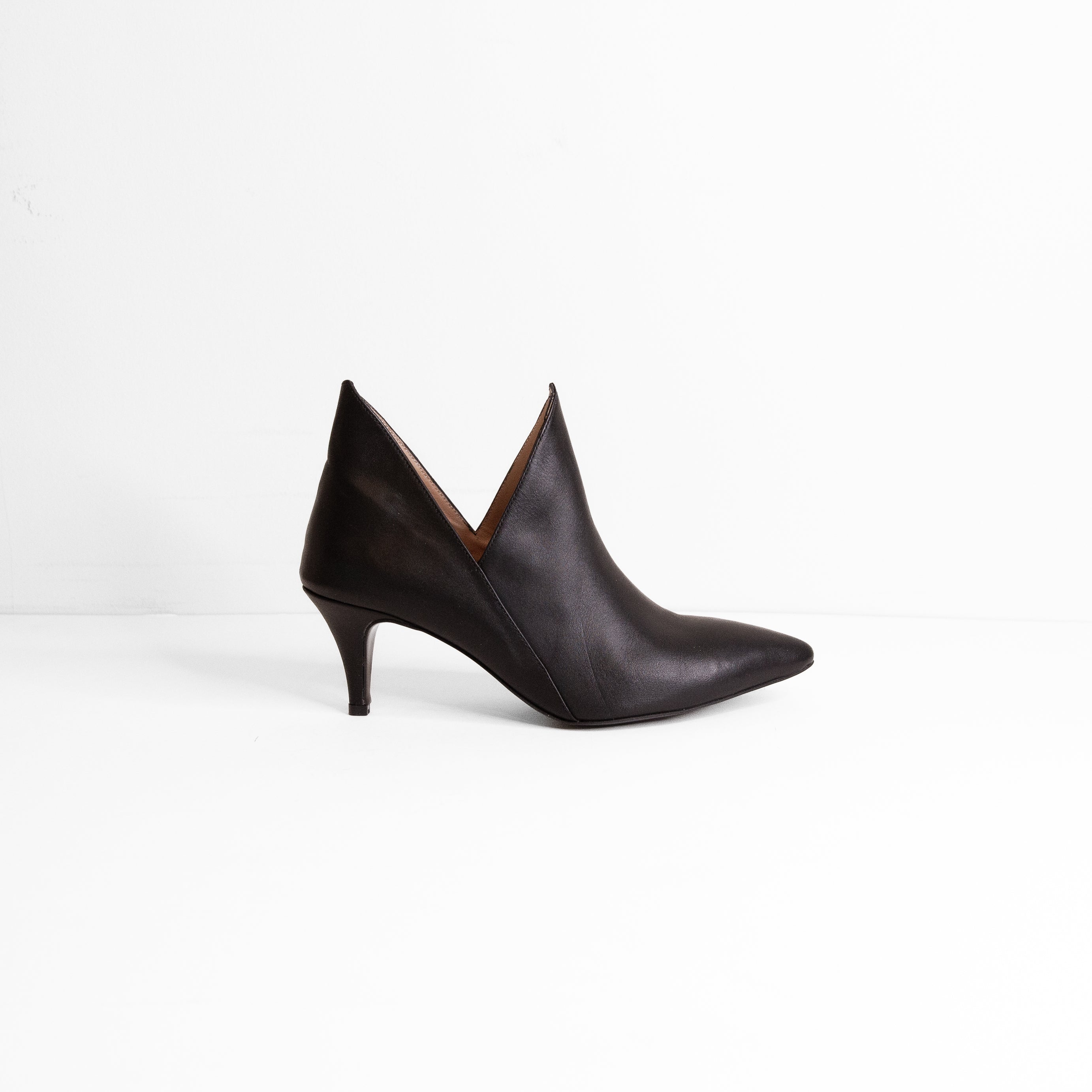 Elara black boot - THUNA