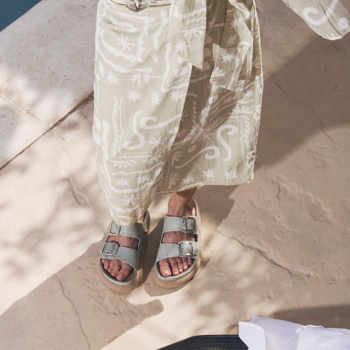 Gaia olive slipper - THUNA
