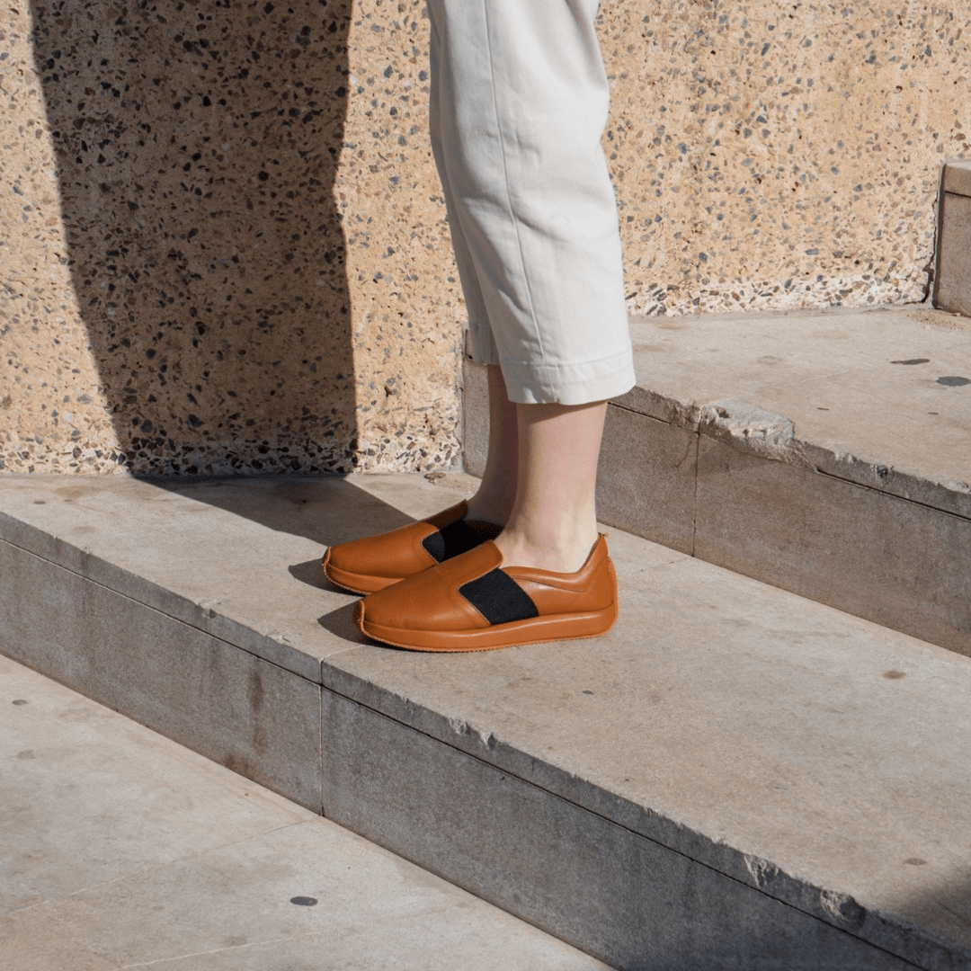 Meela tan sneaker - THUNA
